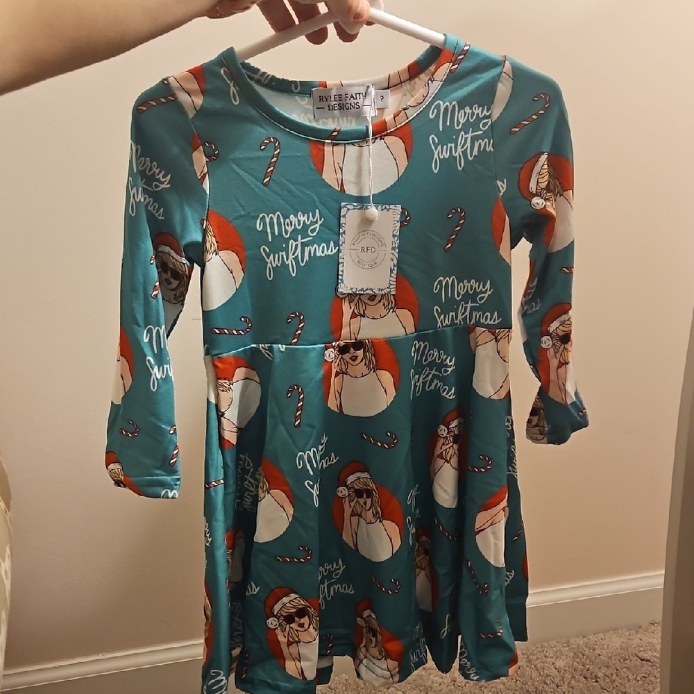Merry Swiftmas: Taylor Swift Christmas Dress, Green, Size 4
